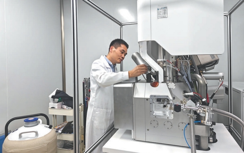 向極微觀深入 拓展對生命科學的認知